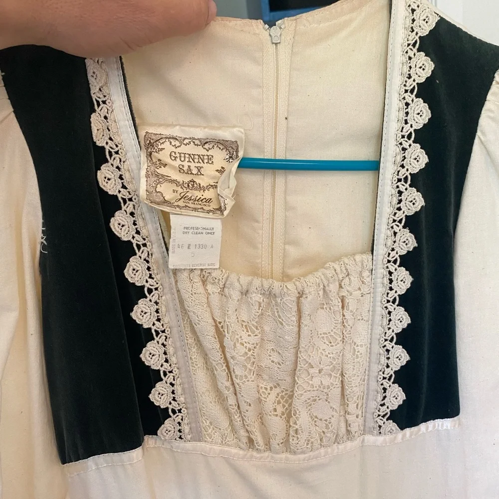 Genuine 70’s gunne sax prarie renaissance dress, size small - Picture 2 of 9